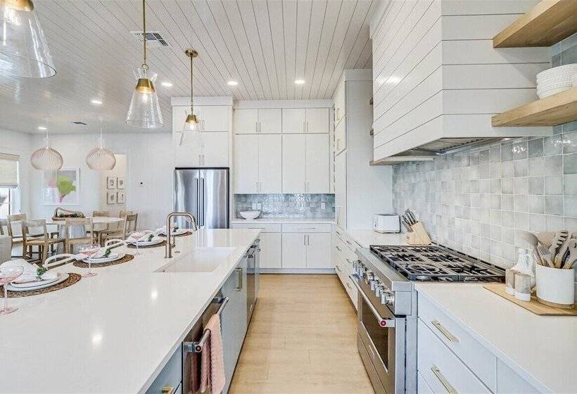 Afterley Pointe 213 Lak