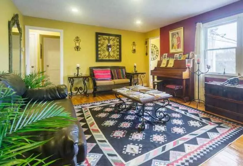 Aamiaismajoitus (B&B) Cozy Homeva Kensico Wp