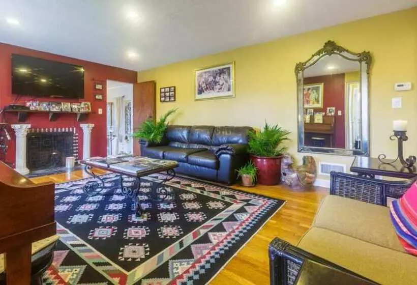 Aamiaismajoitus (B&B) Cozy Homeva Kensico Wp