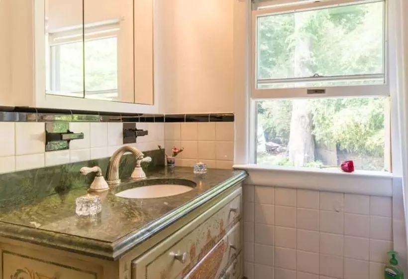 Aamiaismajoitus (B&B) Cozy Homeva Kensico Wp