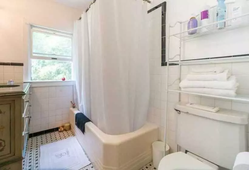 Aamiaismajoitus (B&B) Cozy Homeva Kensico Wp