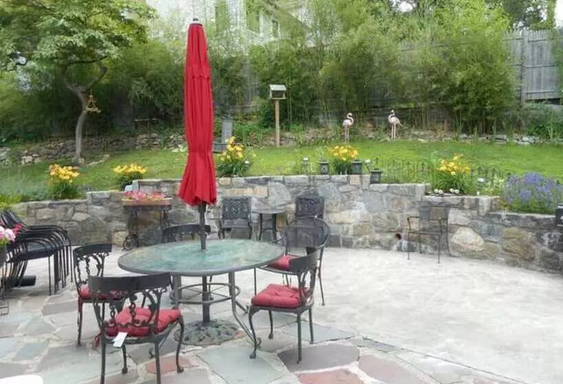 Aamiaismajoitus (B&B) Cozy Homeva Kensico Wp