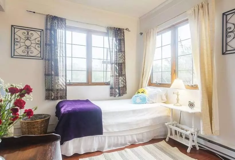 Aamiaismajoitus (B&B) Cozy Homeva Kensico Wp