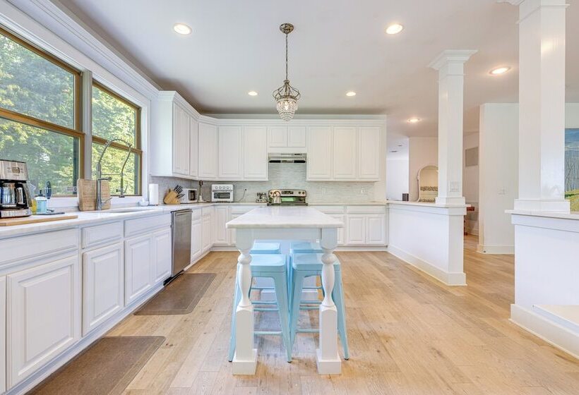 Boho Beach Hideaway W/ Pool, Fire Pit & Grill!