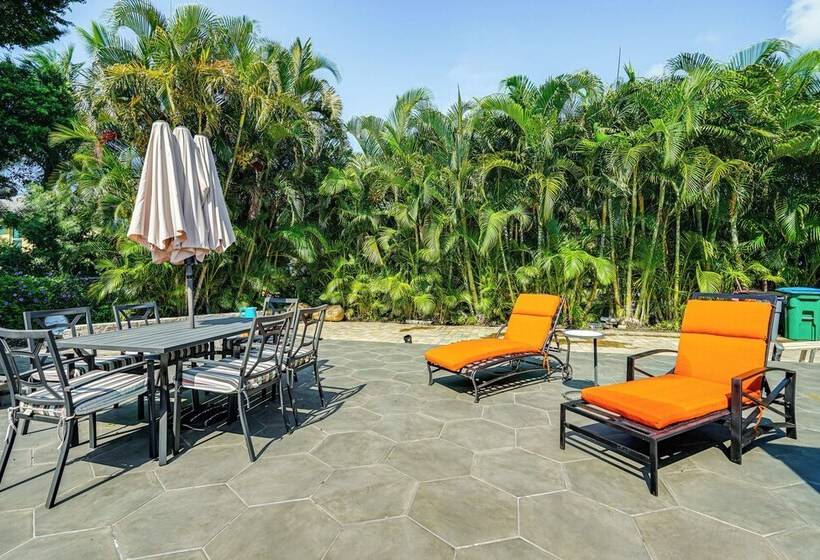 Walk To Beach: Cape Coral Home W/ Grill & Patio