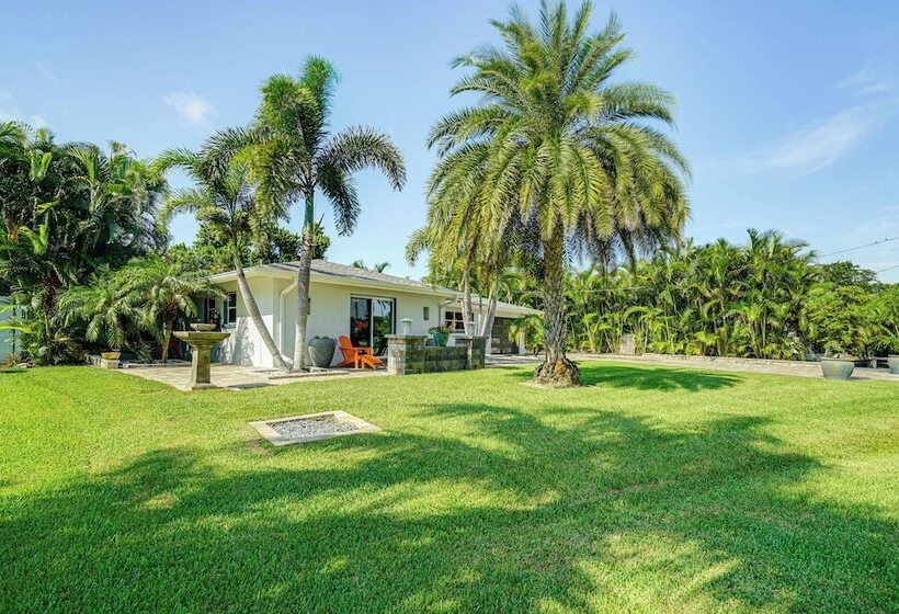 Walk To Beach: Cape Coral Home W/ Grill & Patio