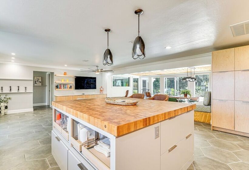 Walk To Beach: Cape Coral Home W/ Grill & Patio