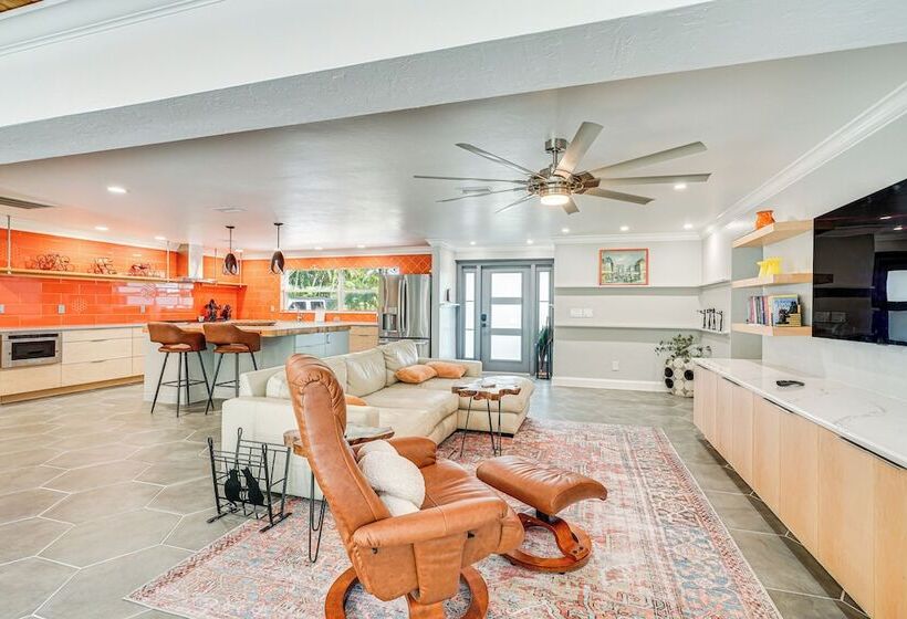 Walk To Beach: Cape Coral Home W/ Grill & Patio