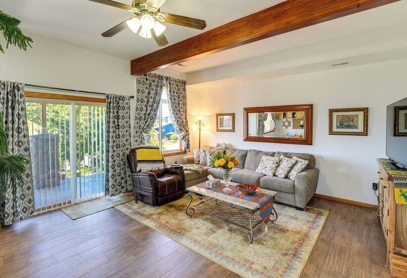 Walk To Water: Camano Home W/ Ocean View Deck