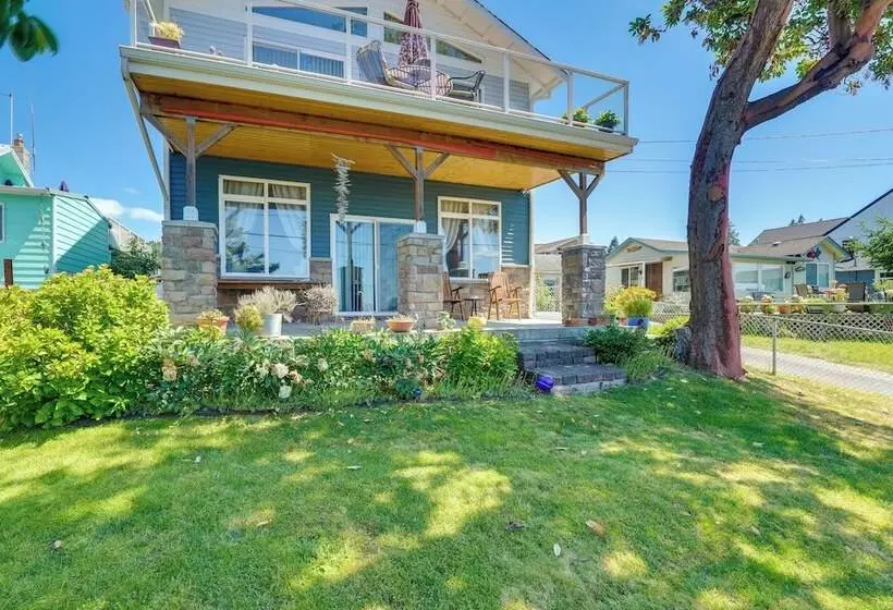 Walk To Water: Camano Home W/ Ocean View Deck