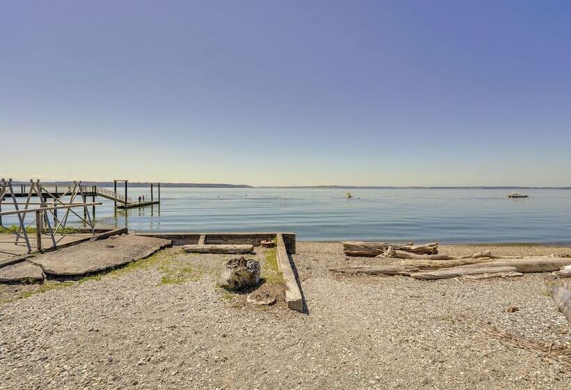 Walk To Water: Camano Home W/ Ocean View Deck