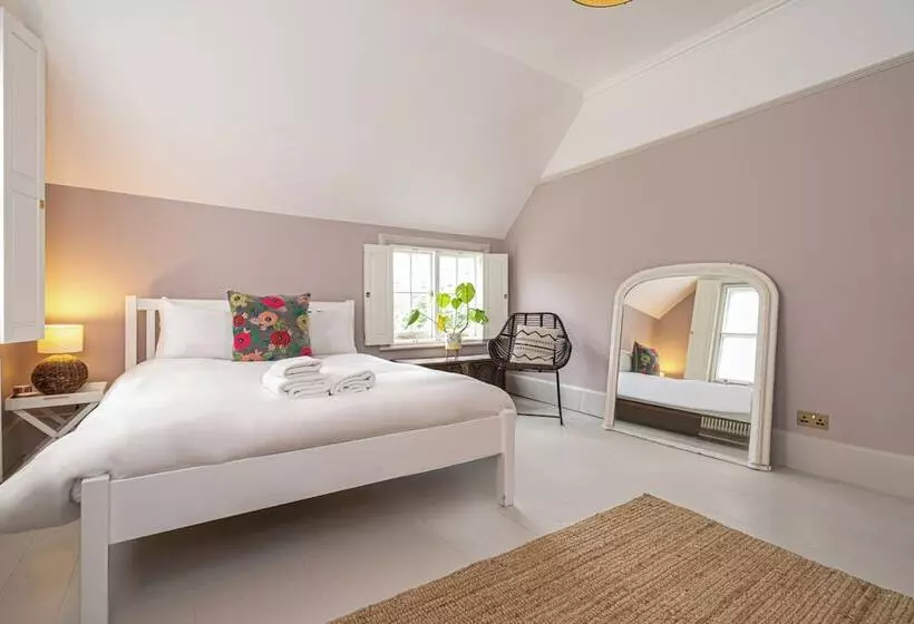 Chic And Colourful Family Home By Underthedoormat