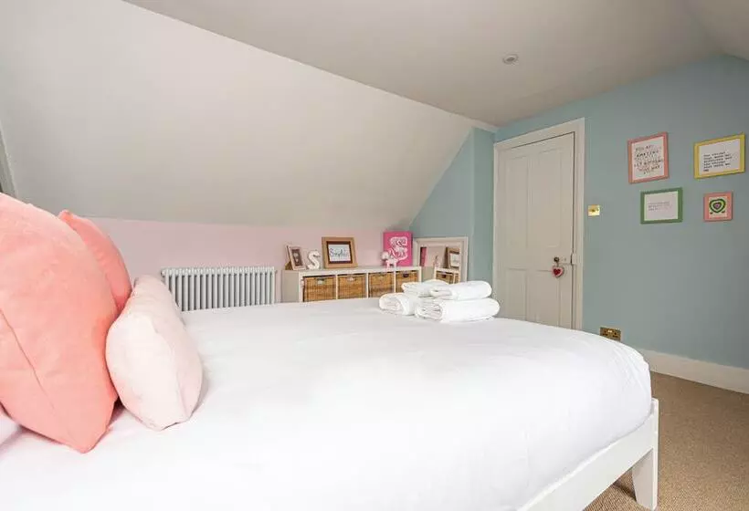 Chic And Colourful Family Home By Underthedoormat