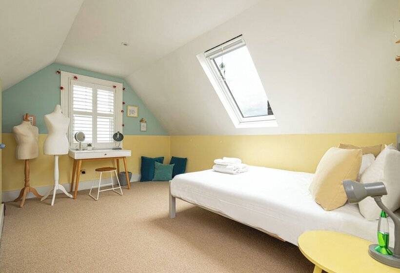 Chic And Colourful Family Home By Underthedoormat