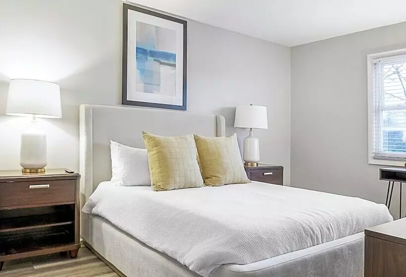 Fountain Parc Apartments By Barsala
