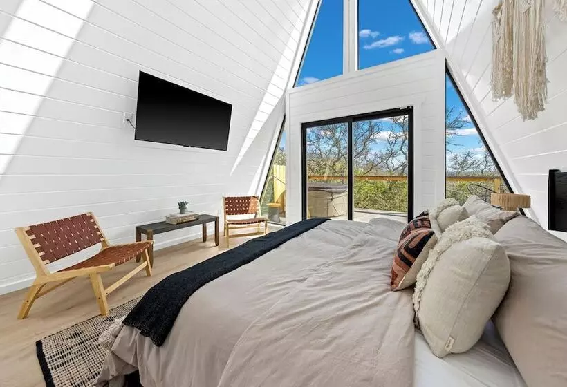 Hotelli Treehouse Fredericksburg Romantic Hottub Ev