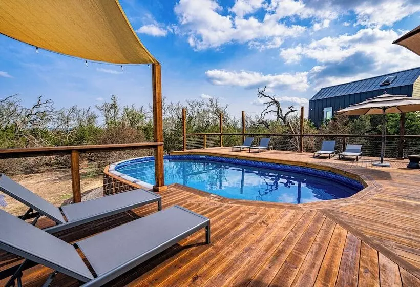 Hotelli Treehouse Fredericksburg Romantic Hottub Ev