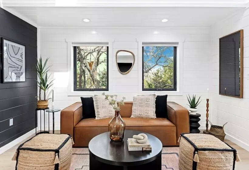 Hotelli Treehouse Fredericksburg Romantic Hottub Ev