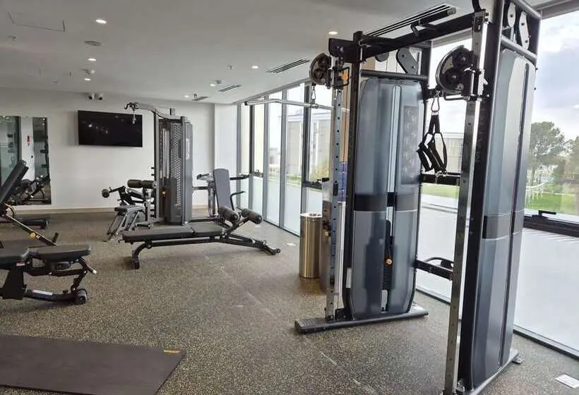 ホテル Hilton Garden Inn Termez Airitom