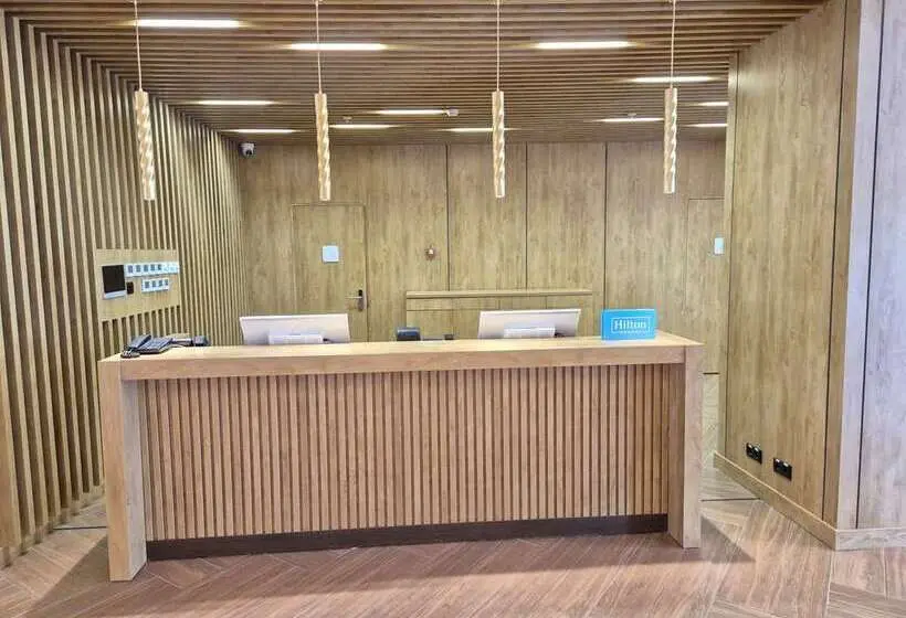 ホテル Hilton Garden Inn Termez Airitom