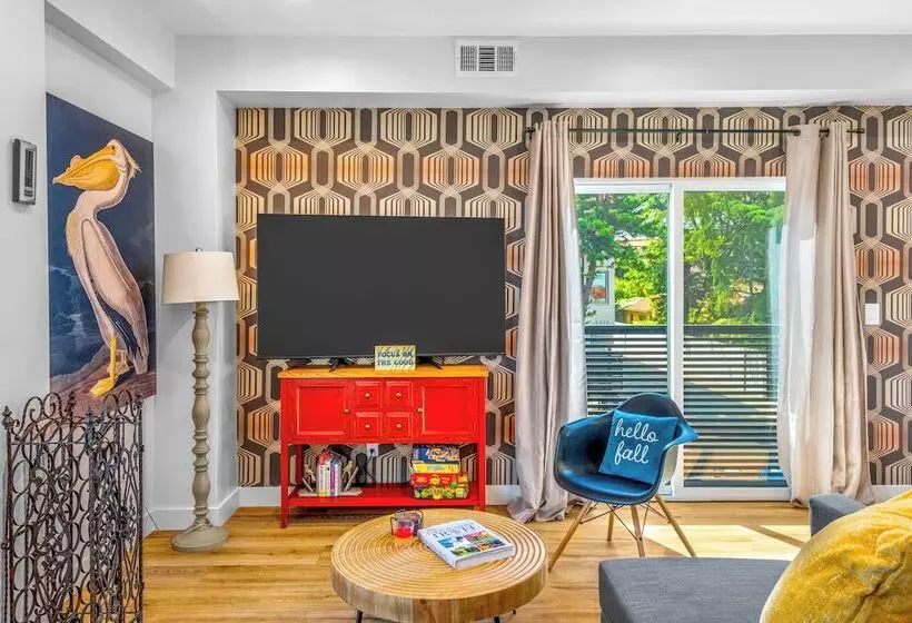 ホテル Luxurious Townhome