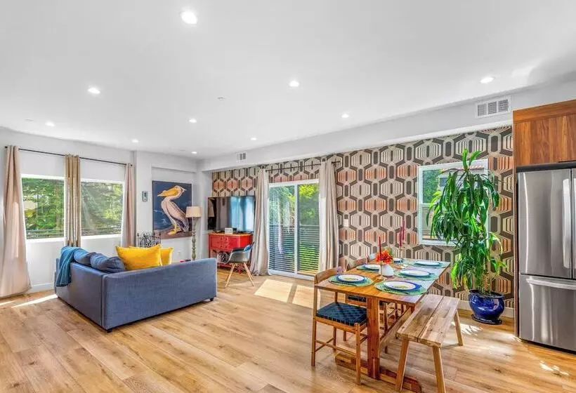 ホテル Luxurious Townhome