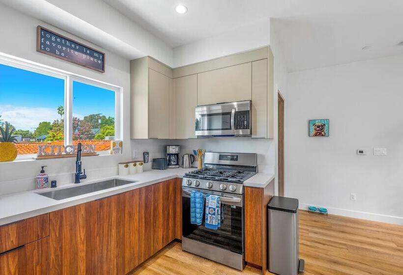 ホテル Luxurious Townhome