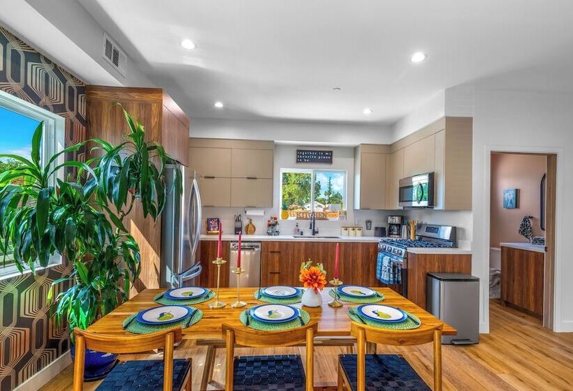 ホテル Luxurious Townhome