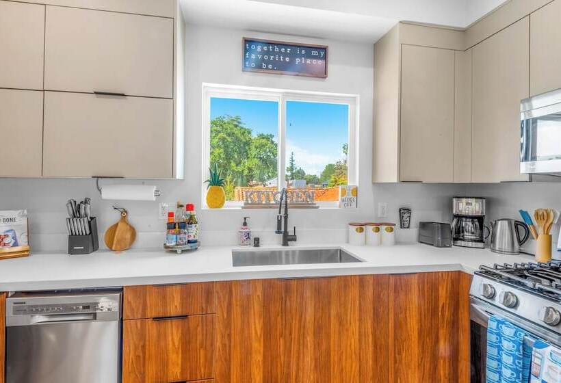 ホテル Luxurious Townhome