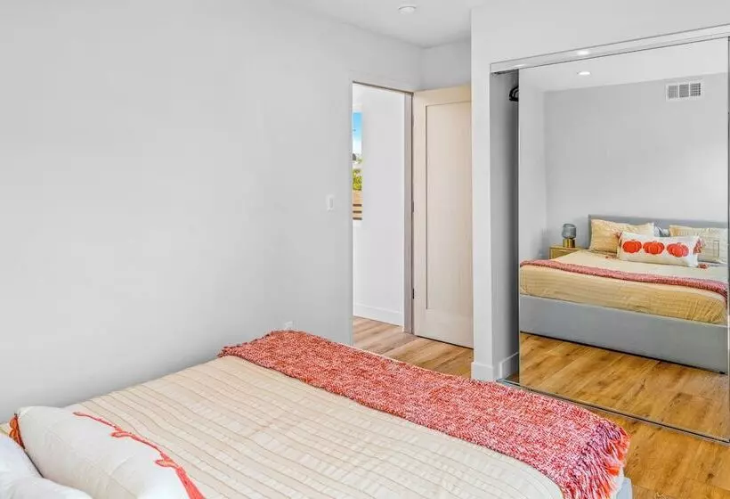 ホテル Luxurious Townhome