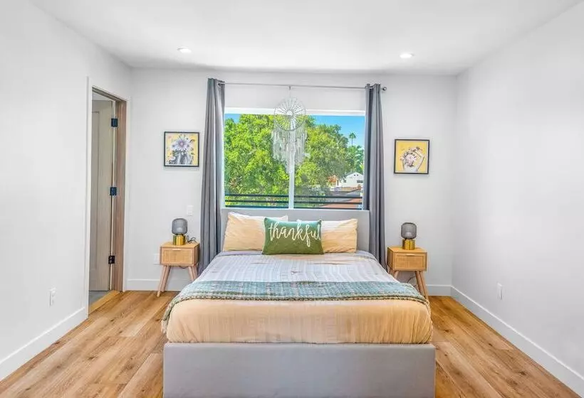 ホテル Luxurious Townhome