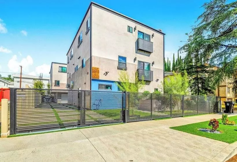 ホテル Luxurious Townhome