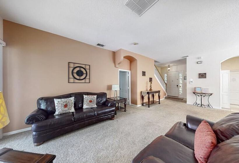 Jagjit S Tuscan Hills Vacation Home