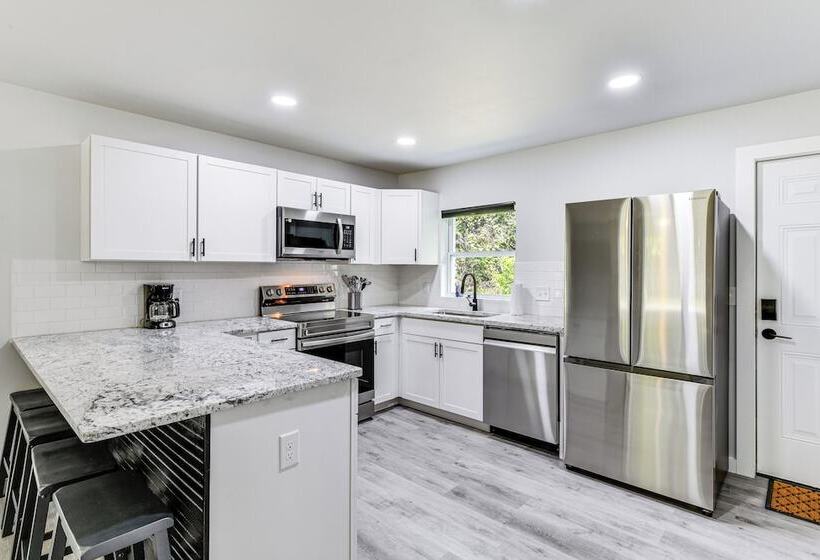 Lakegoer S Retreat In Huntersville ~ 7 Mi To Water