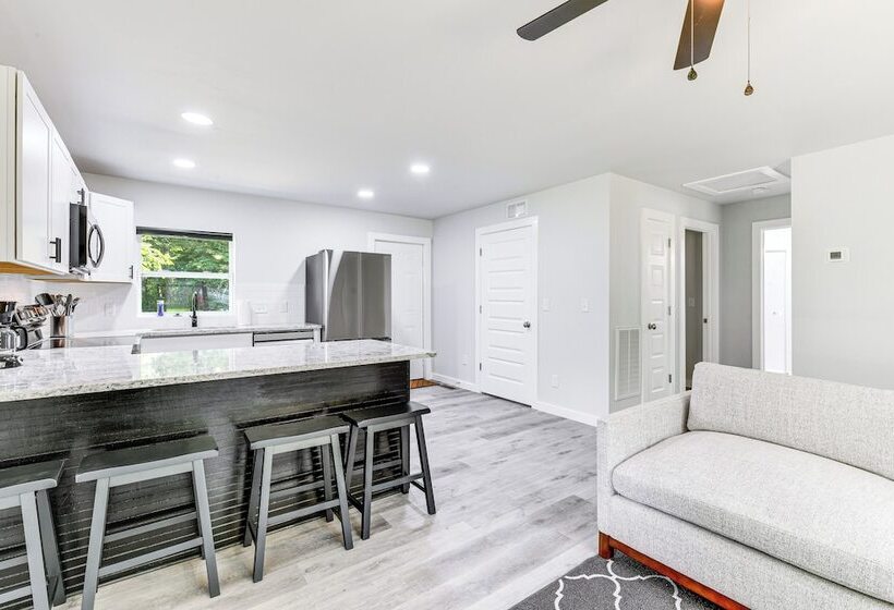 Lakegoer S Retreat In Huntersville ~ 7 Mi To Water