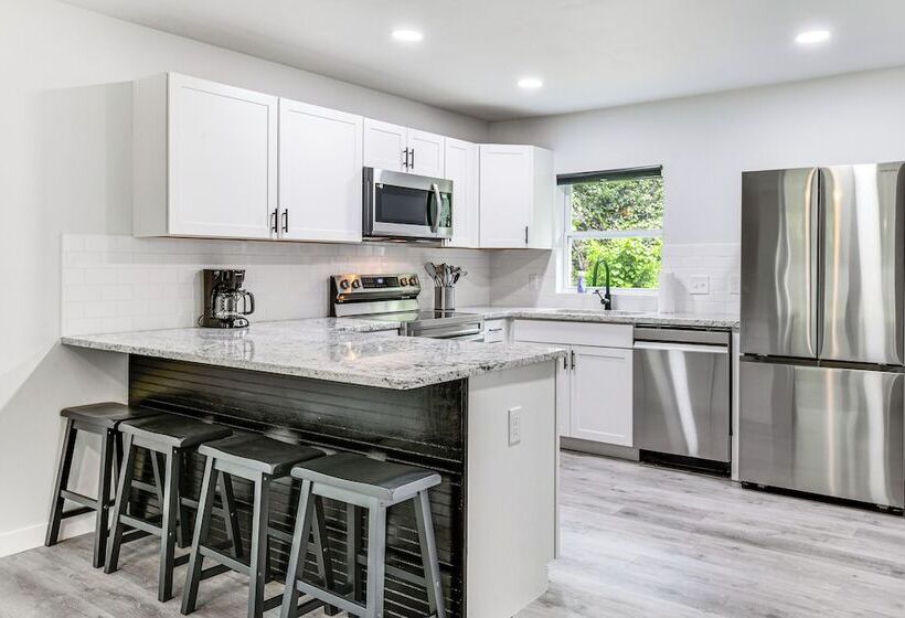 Lakegoer S Retreat In Huntersville ~ 7 Mi To Water