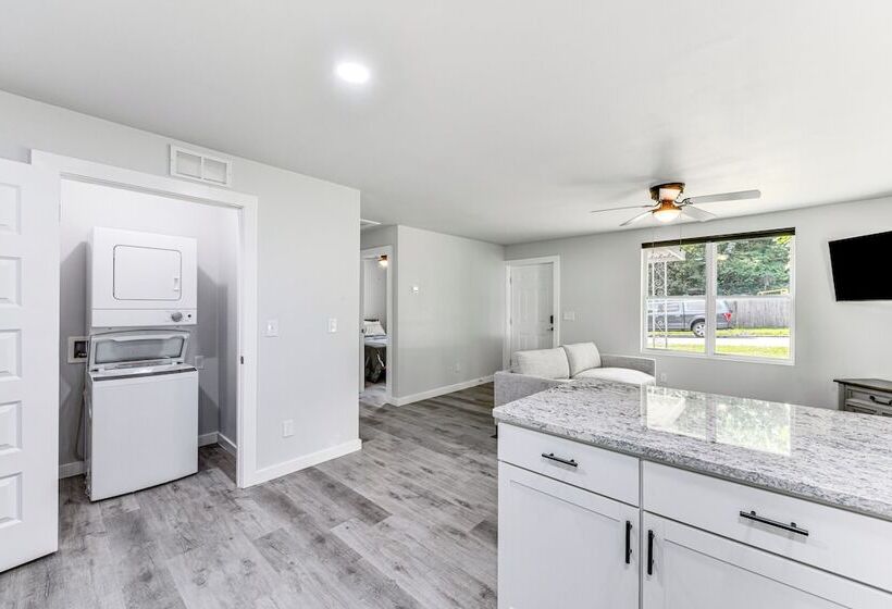 Lakegoer S Retreat In Huntersville ~ 7 Mi To Water