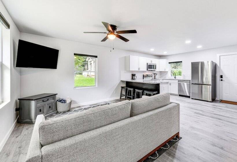 Lakegoer S Retreat In Huntersville ~ 7 Mi To Water