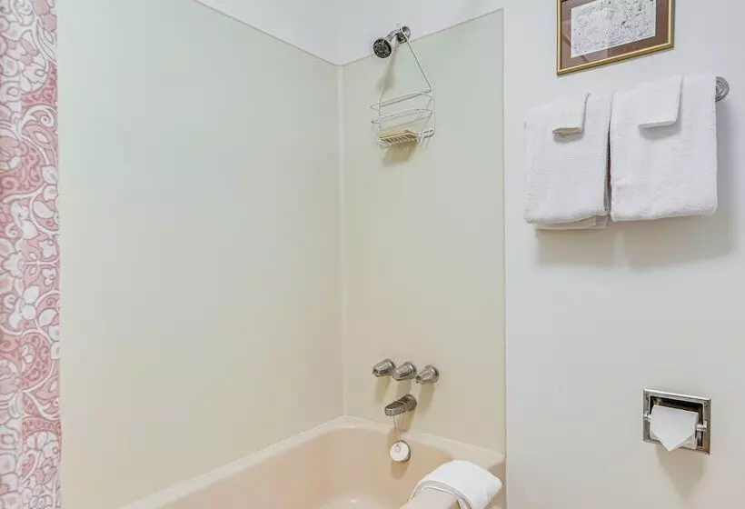 Langley Forest Cabin W/ Grill < 2 Mi To Downtown!