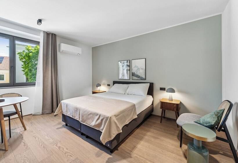 Limehome Santiago De Compostela