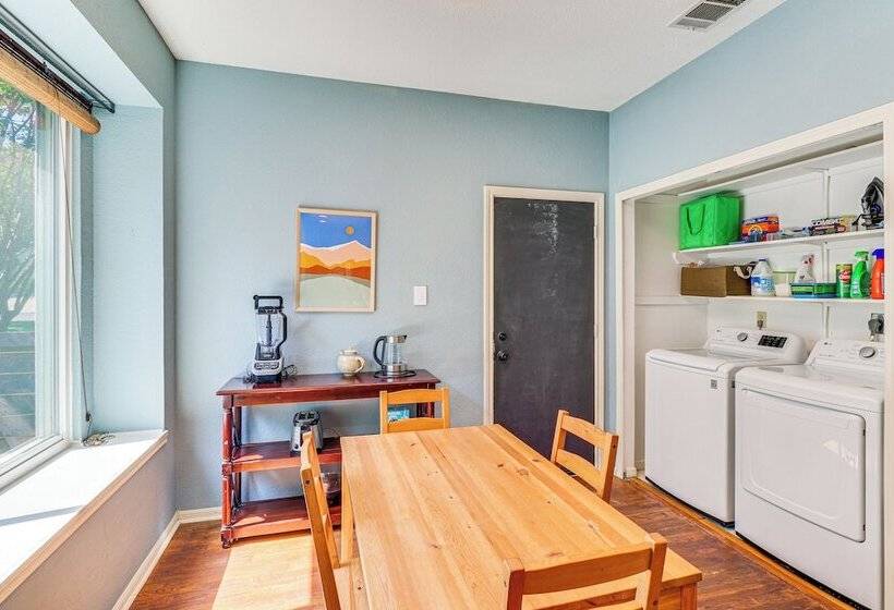 Lovely Austin Home W/ Deck & Greenbelt Access!