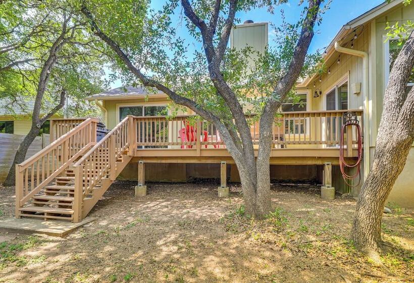 Lovely Austin Home W/ Deck & Greenbelt Access!