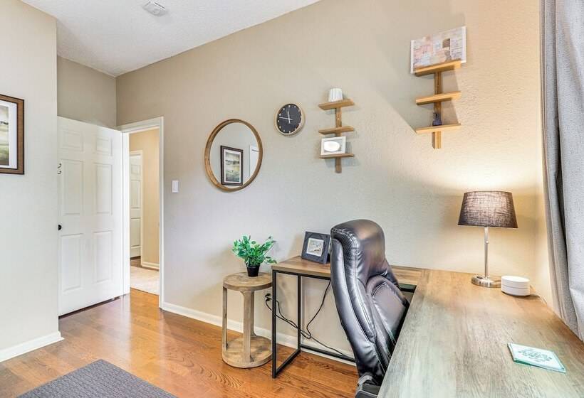 Lovely Austin Home W/ Deck & Greenbelt Access!