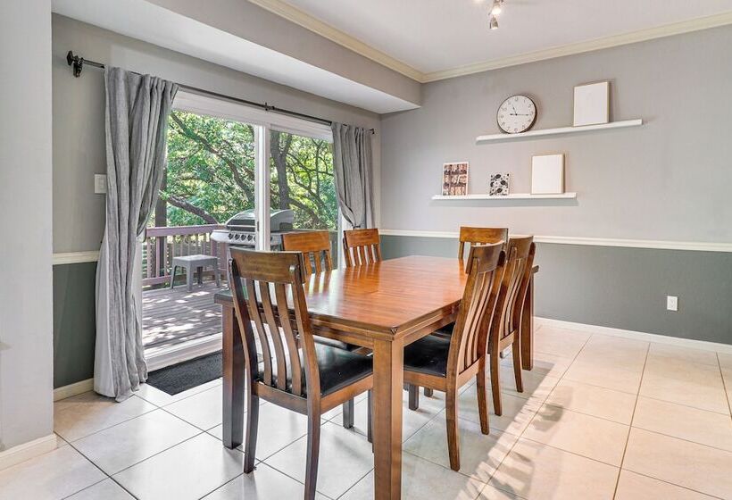 Lovely Austin Home W/ Deck & Greenbelt Access!