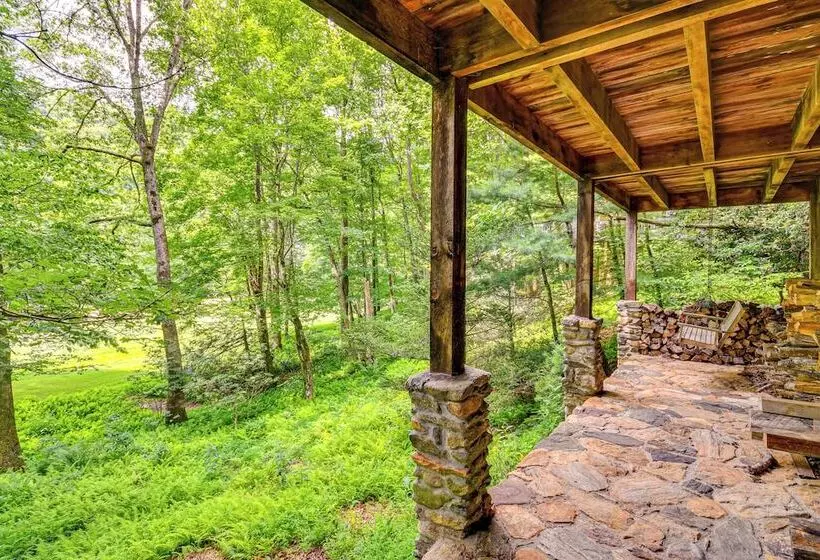 Peaceful Burnsville Cabin By South Toe River!