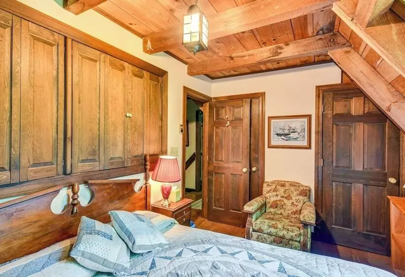 Peaceful Burnsville Cabin By South Toe River!