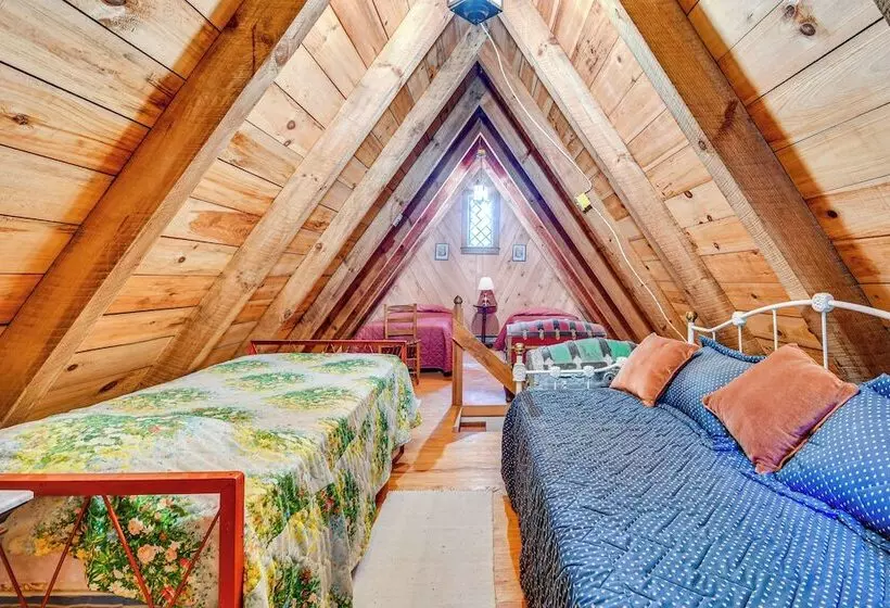 Peaceful Burnsville Cabin By South Toe River!