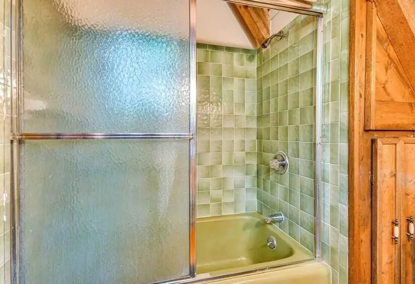 Peaceful Burnsville Cabin By South Toe River!