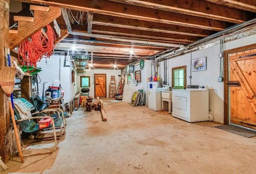 Peaceful Burnsville Cabin By South Toe River!