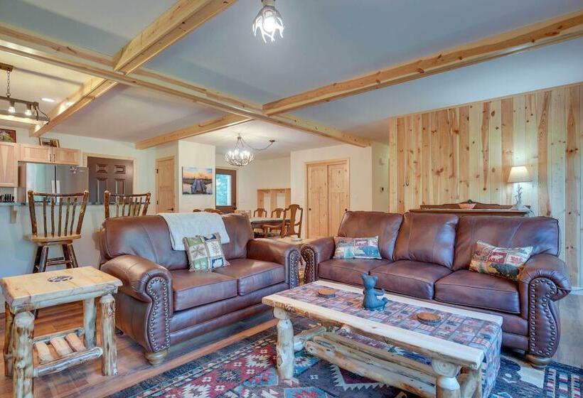 Peaceful Eagle River Cottage W/ Deck, Pets Welcome